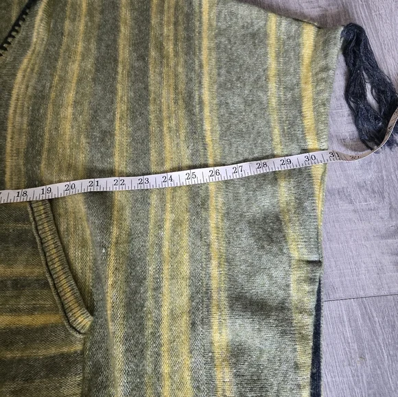 Raquel Allegra Wool Cashmere Fringe Poncho Cape Pocket Braided Green One Size - Picture 9 of 11